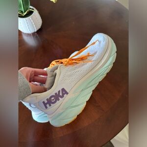 Hoka Clifton 8